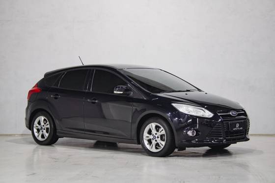 FORD FOCUS 1.6 SE 16V FLEX 4P MANUAL FORD FOCUS 1.6 SE 16V FLEX 4P MANUAL